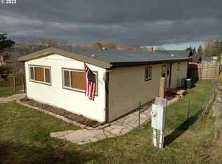 305 N Broad St, Weston, OR 97886