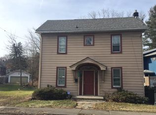427 N 5th St, Stroudsburg, PA 18360
