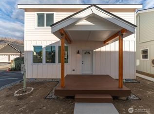 413 E Okanogan Avenue, Chelan, WA