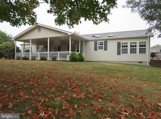 555 Greentree Dr, New Hope, PA 18938