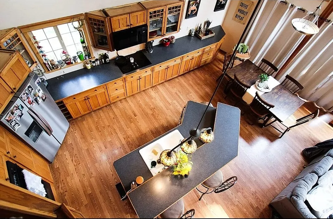 4 bed, 2716 sqft, $3,000 — Photo 4