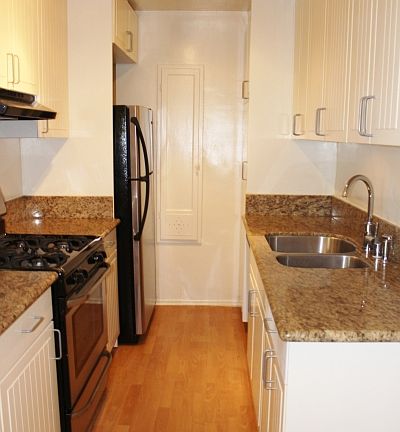3rd image of 1944 S Beverly Glen Blvd APT 3