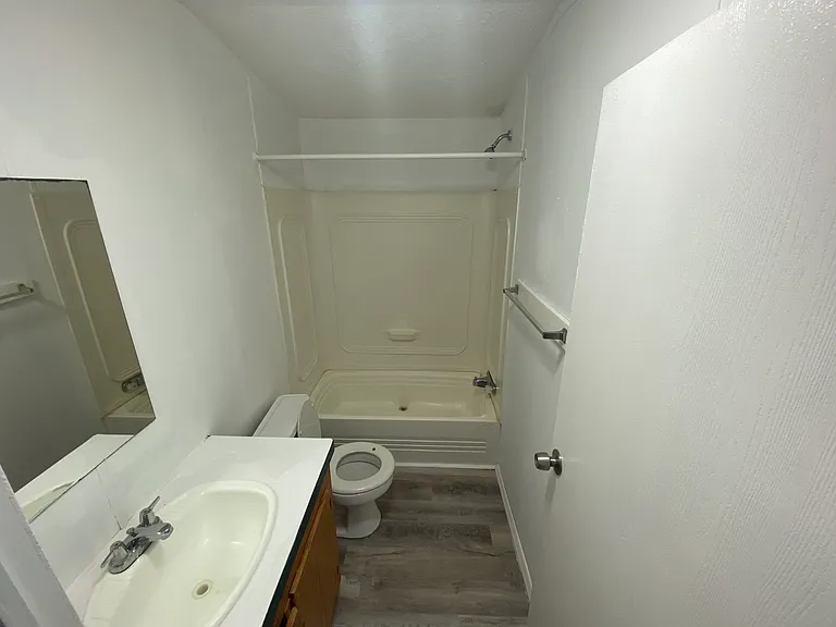 6635 Old Orchard Ave — Photo 3