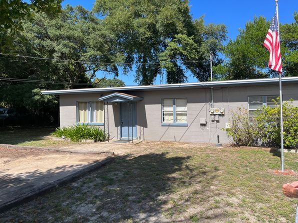 104 Katherine St NE #5