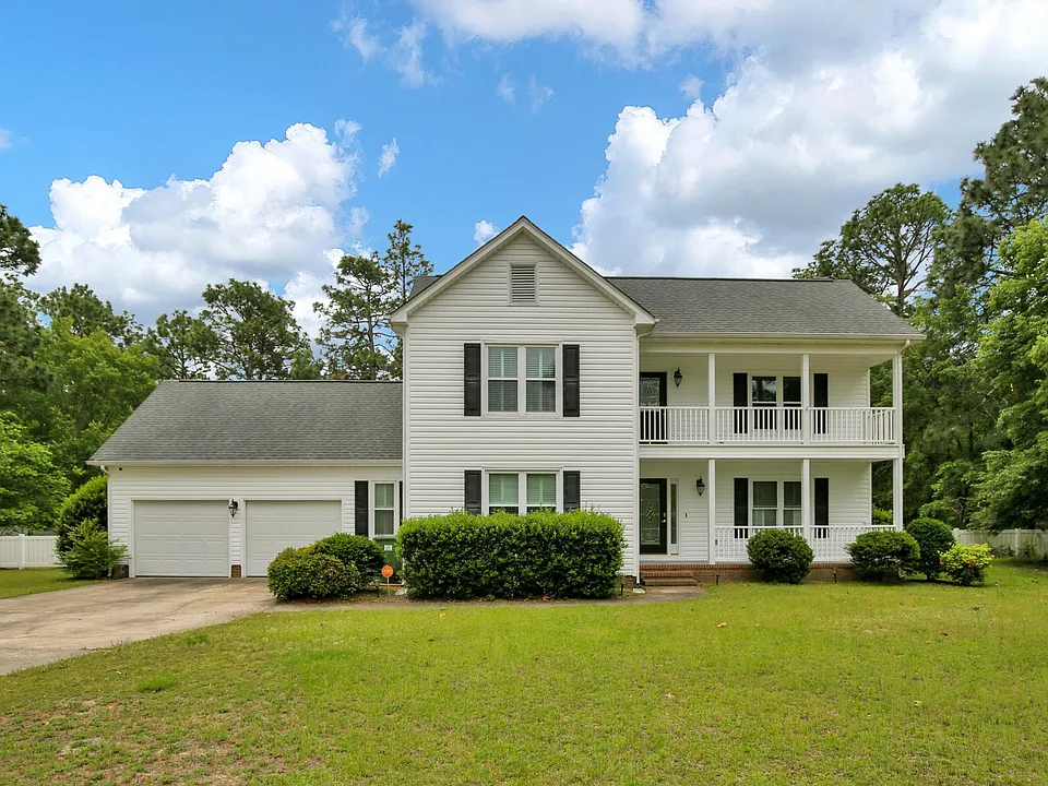 853 Foxcroft Dr