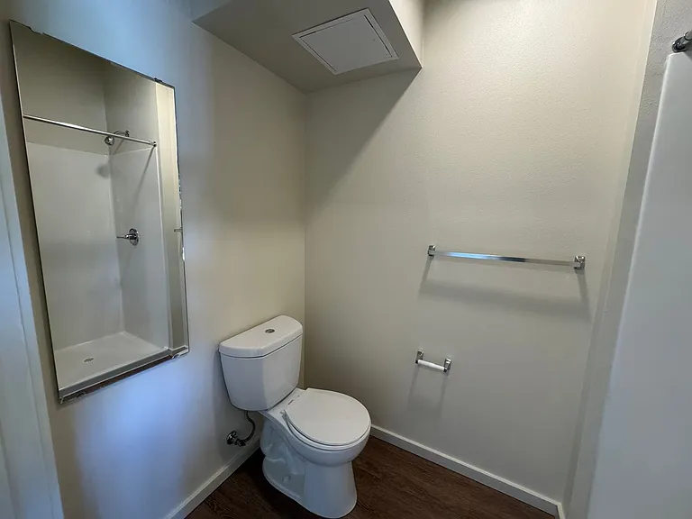 Plaza Apartments — Photo 133