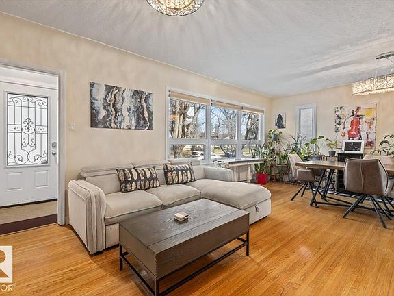 5th image of 10756 133rd St NW