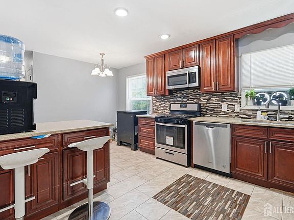5th image of 1738 W 3rd St