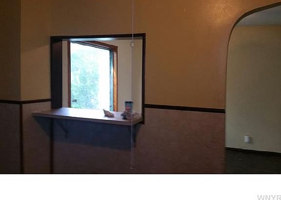 4th image of 599 E Amherst St