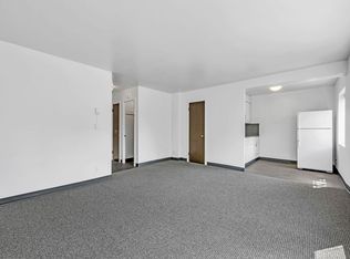 **1 MONTH FREE RENT On Select Units ** Centrally Located Studio & 1bdrm Apartments w/ Sweeping Views, Portland, OR 97210