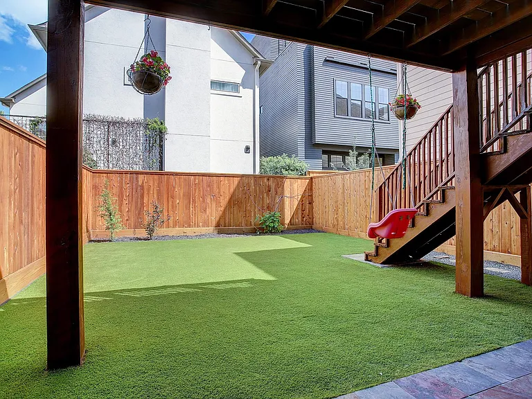 618 Asbury St — Photo 27