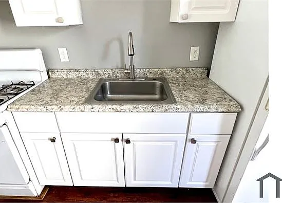 121 W Marshall St — Photo 23