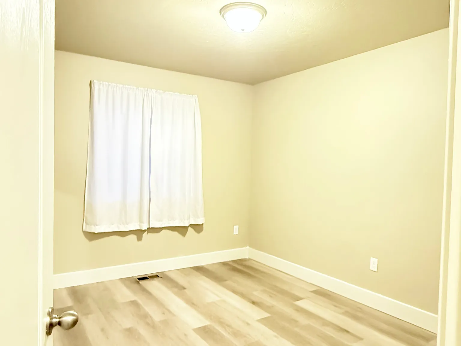 3 bed, 1618 sqft, $2,300 — Photo 2