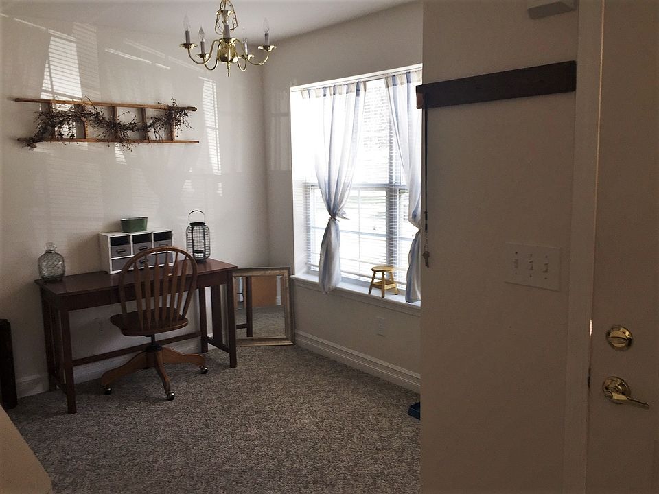 Dining Room/Office Space