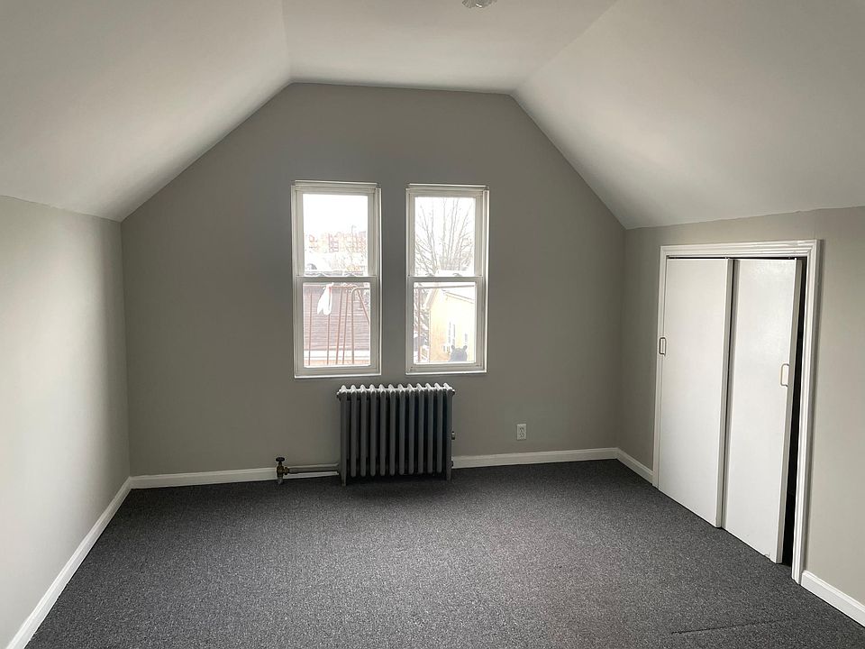 1st image of 132 Bay 35th St Floor 3