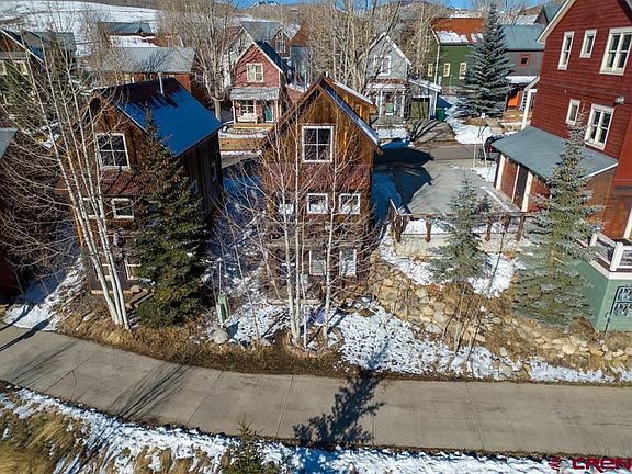 2nd image of 410 Horseshoe Drive