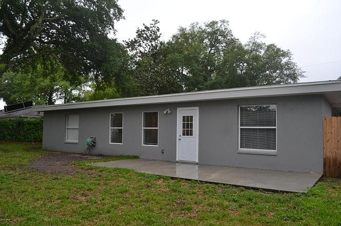 1st image of 237 W Lindenwood Cir
