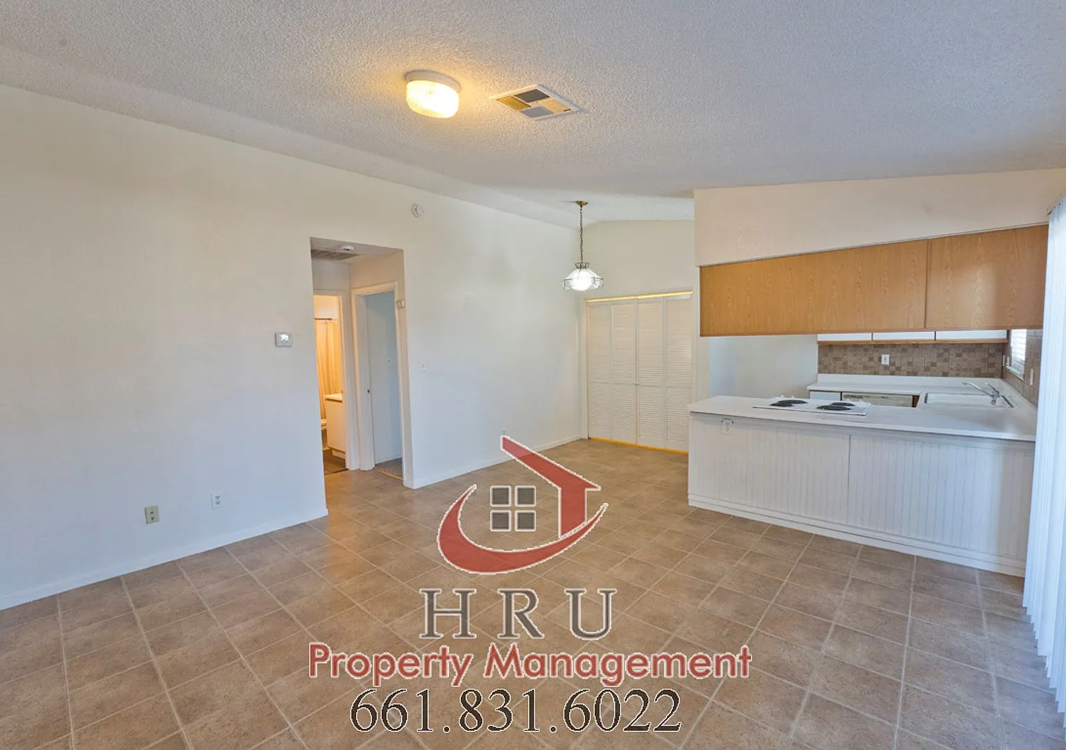 SW- condo 2bed-1.bath — Photo 3