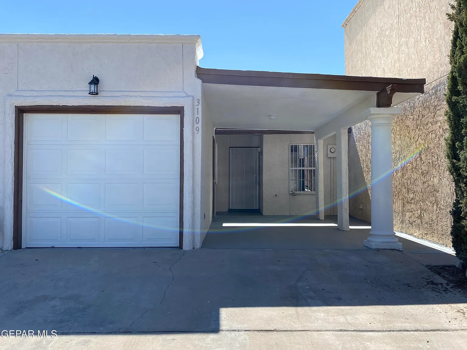 2 bed, 2.0 bath, 1010 sqft, $1,300 — Photo 2