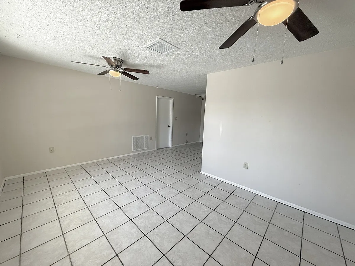 Building Photo - 9739 Marlinton Ln