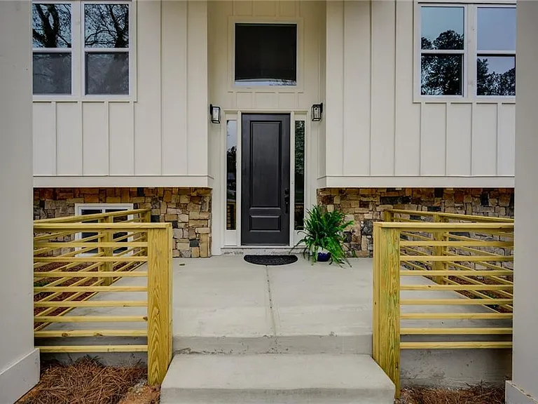 2295 Brandon Ct NE — Photo 3