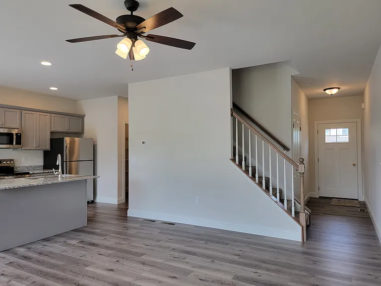 101 Magnolia Dr — Photo 2