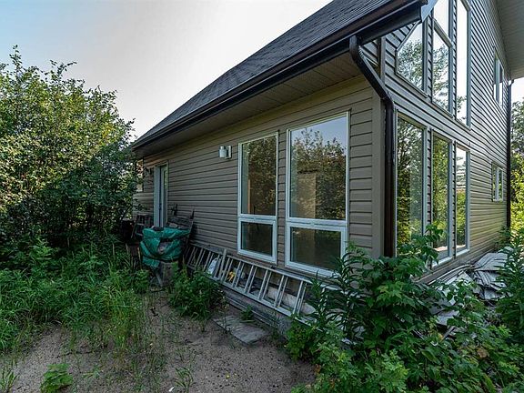 2nd image of 504 S Lakeview Bay