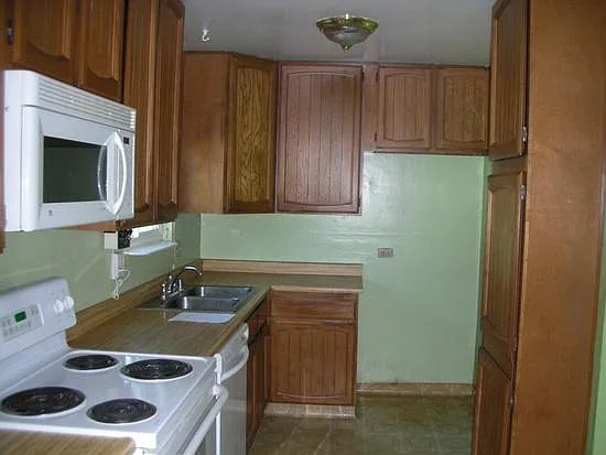 2779 Webb St — Photo 8