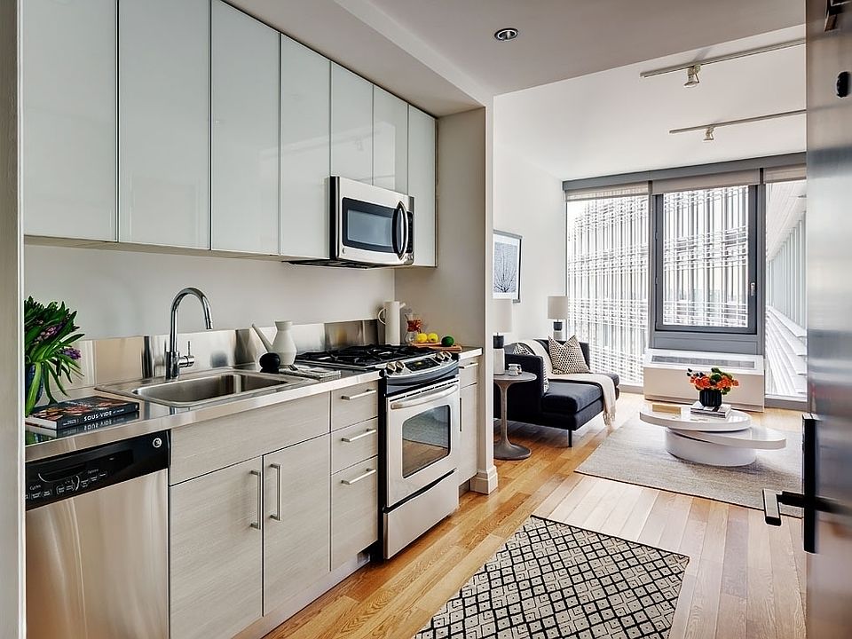 1st image of 550 W 54th St APT 1010