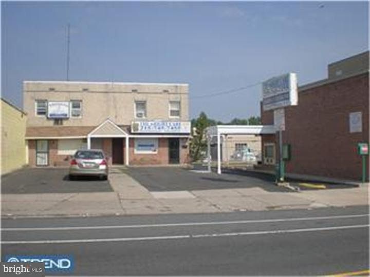 Building Photo 3