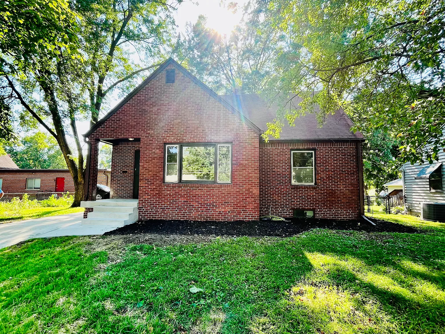 4 bed, 1584 sqft, $1,800 — Photo 1