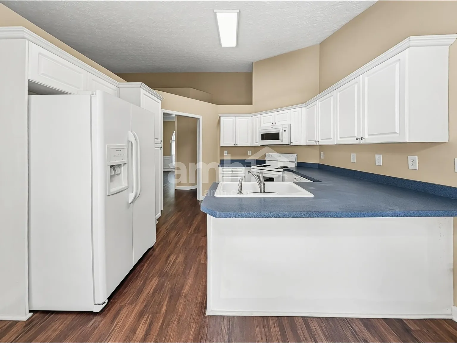3 bed, 2.0 bath, 1697 sqft, $2,175 — Photo 4
