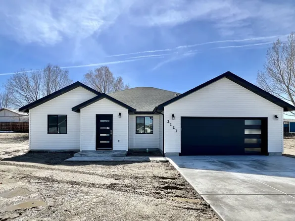 2121 Village Green Cir, Elko, NV 89801