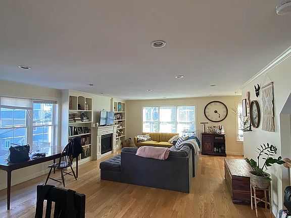 5th image of 11 Sparhawk St #2