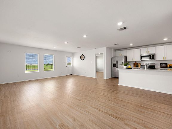 4th image of 1460 Twilight Green Dr