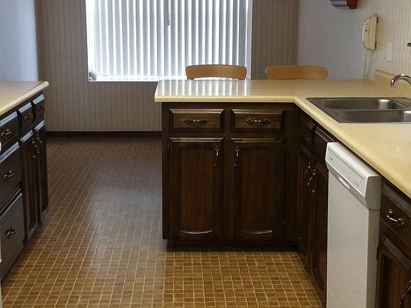 4th image of 6011 Whisperwood Ct NE