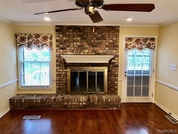 5th image of 1089 Country Club Dr