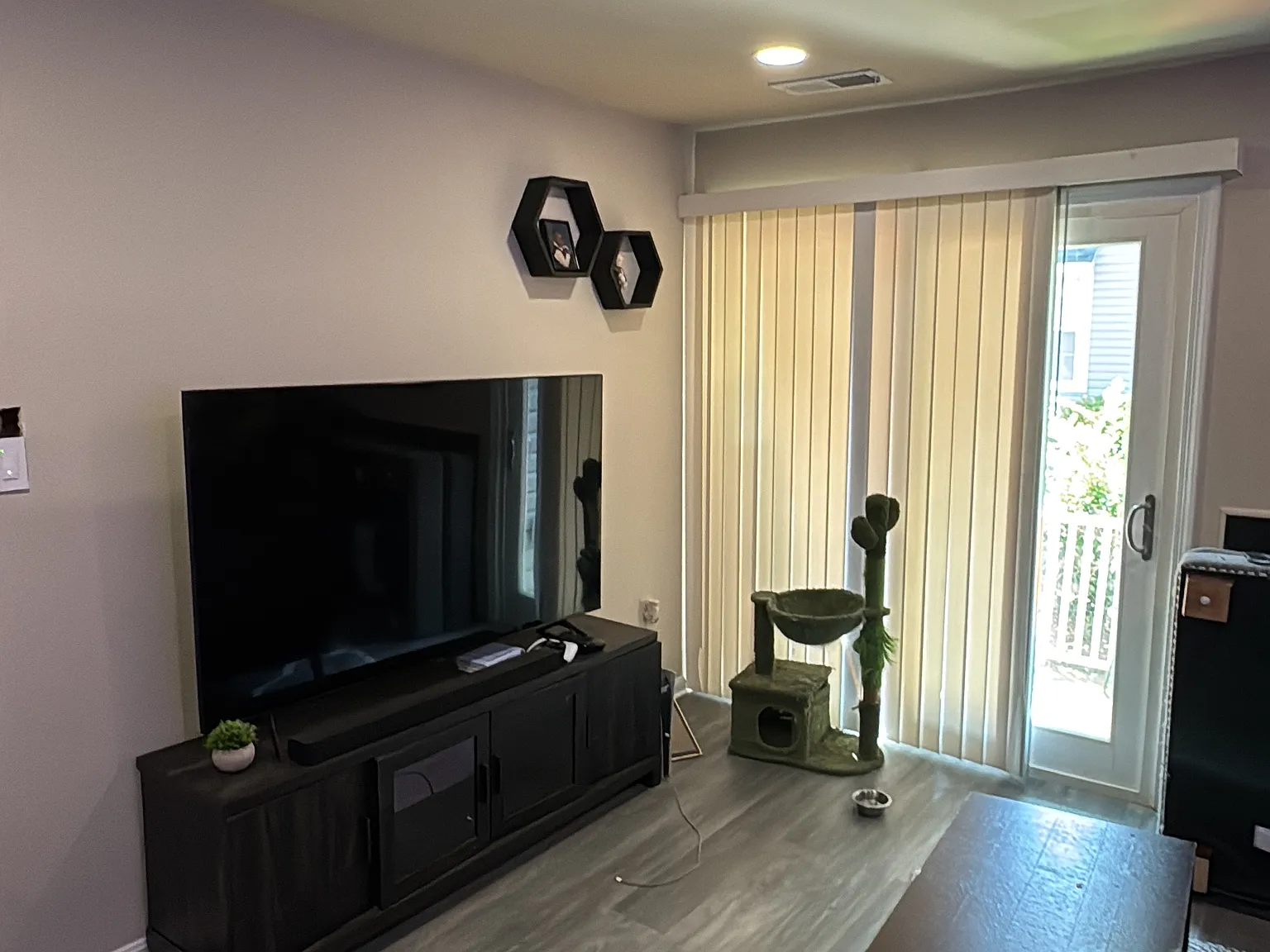2 bed, 900 sqft, $2,600 — Photo 4