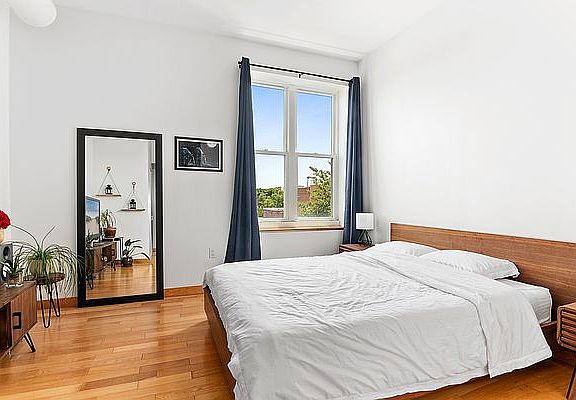 4th image of 794 Hart St APT 4C