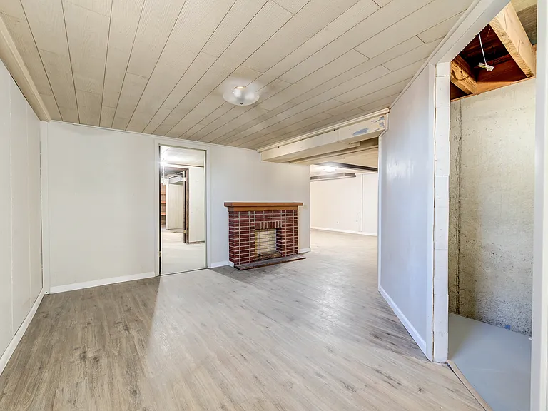 8435 Bridle Spur Dr — Photo 30