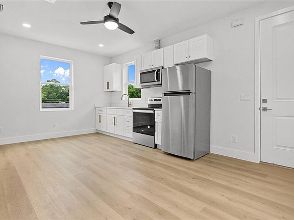 3rd image of 2730 37th Ave N #B