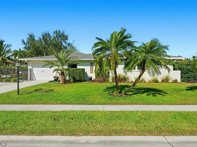 1023 El Valle Ave — Photo 1