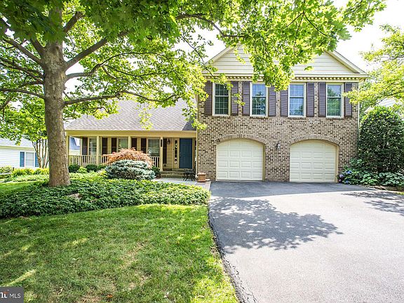 2nd image of 1013 Willowleaf Way