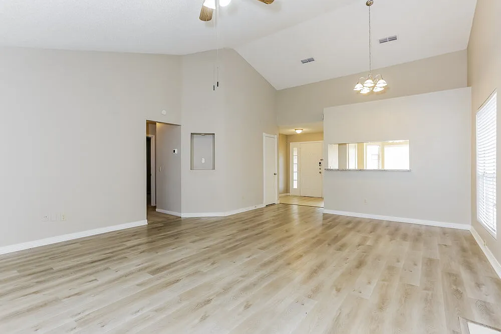3 bed, 2.0 bath, 1533 sqft, $2,090 — Photo 4