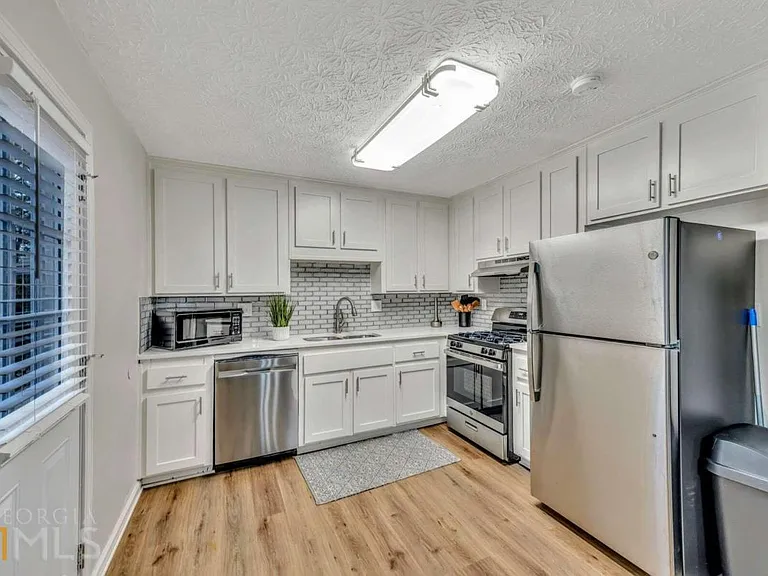 210 Booth Rd SW #A — Photo 7