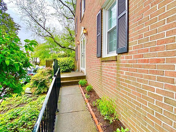 3rd image of 1333 Chetworth Ct