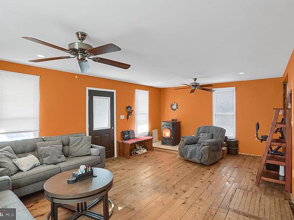 3rd image of 110 Highland Ave