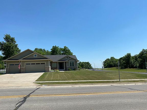 3rd image of 1408 W Washington Ave