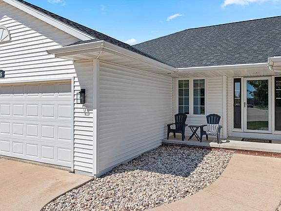 5th image of 715 Hickory Valley Ct
