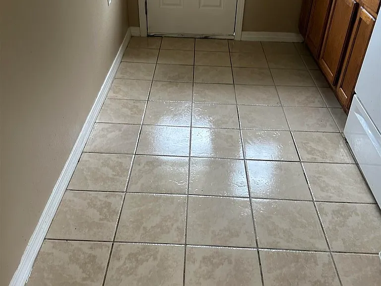 4 Ellis Dr #B — Photo 4